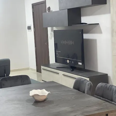 Apartment Kings Flat Close To San Julian